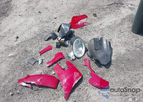 2010 Volkswagen New Beetle 2.5L z USA, uszkodzony, nr VIN 3VWRG3AG1AM034959